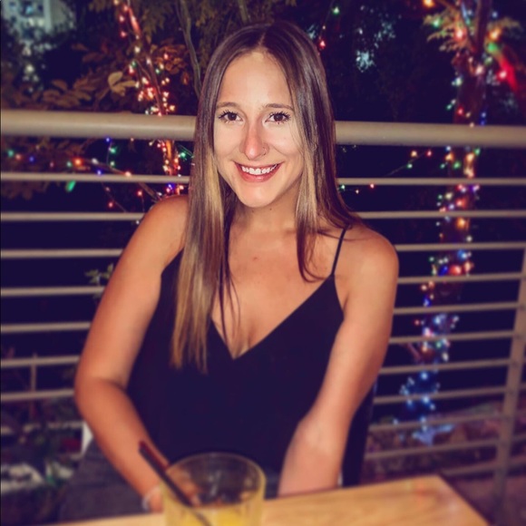 Meet your Posher, Bridget - Picture 1 of 2